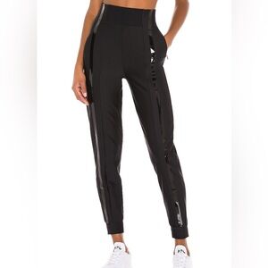 Ultracor Summer Essential Pavo Pleated Jogger Pants
Size S